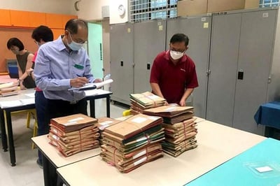 Singapore Examinations and Assessments Board Singapore Examinations and Assessments Board